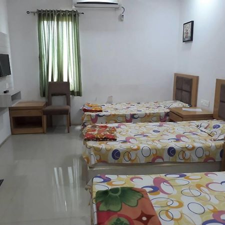 Stay Guru Usha Residency Bhudzs Kültér fotó