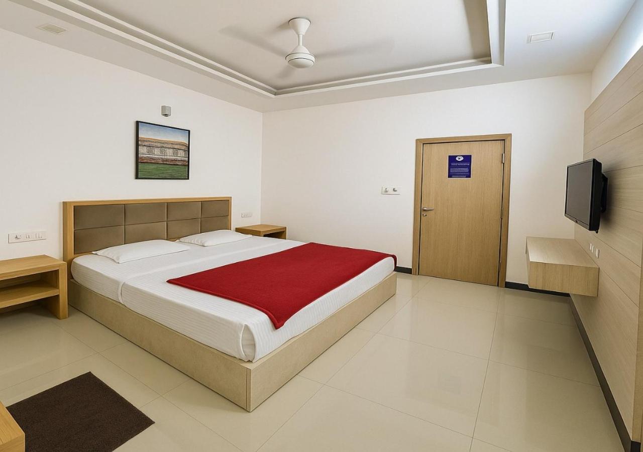 Stay Guru Usha Residency Bhudzs Kültér fotó