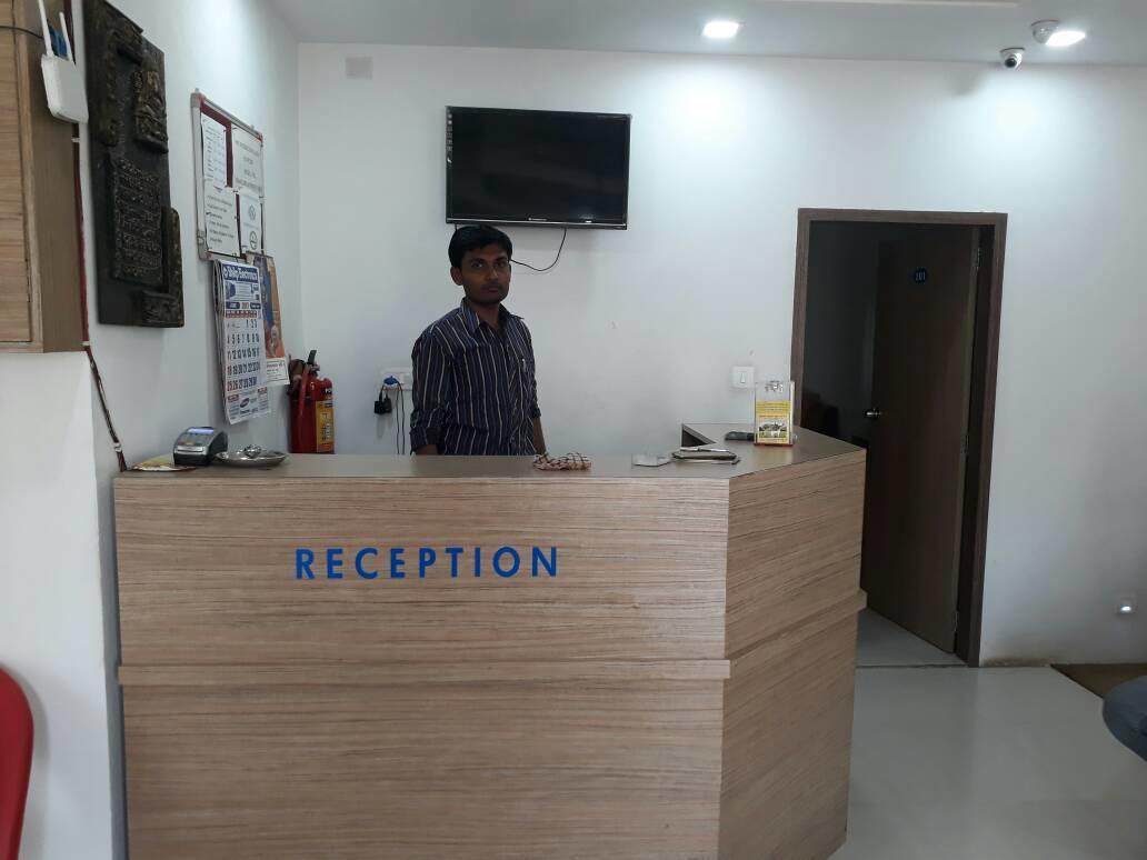 Stay Guru Usha Residency Bhudzs Kültér fotó